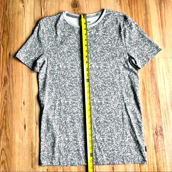 NEW EXPRESS Camo T Shirt Small Gray Crewneck UNISEX Woman’s NWOT - Picture 8 of 15